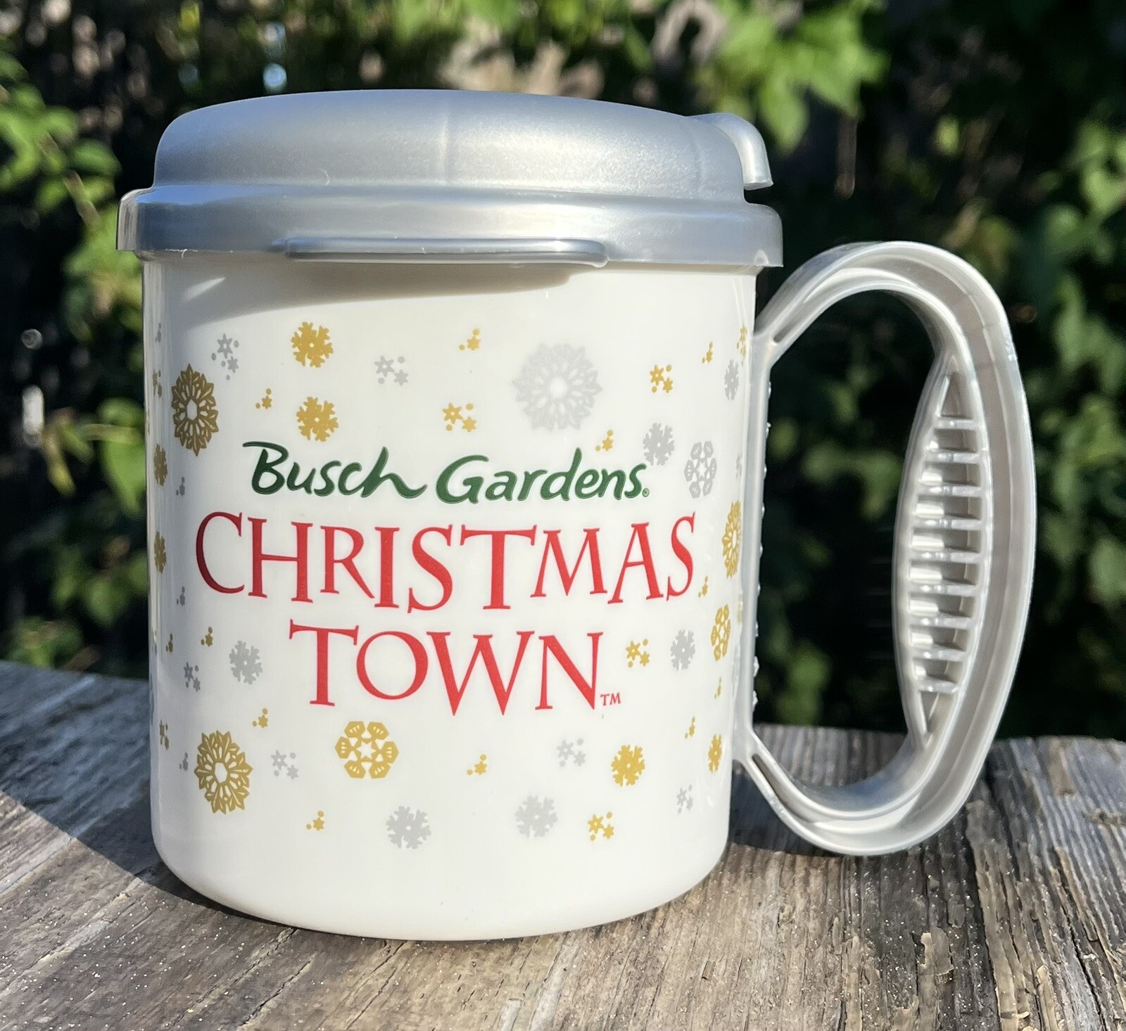 Busch Gardens Christmas Town 12oz Thermal Mug for Hot Chocolate or Coffee Handle