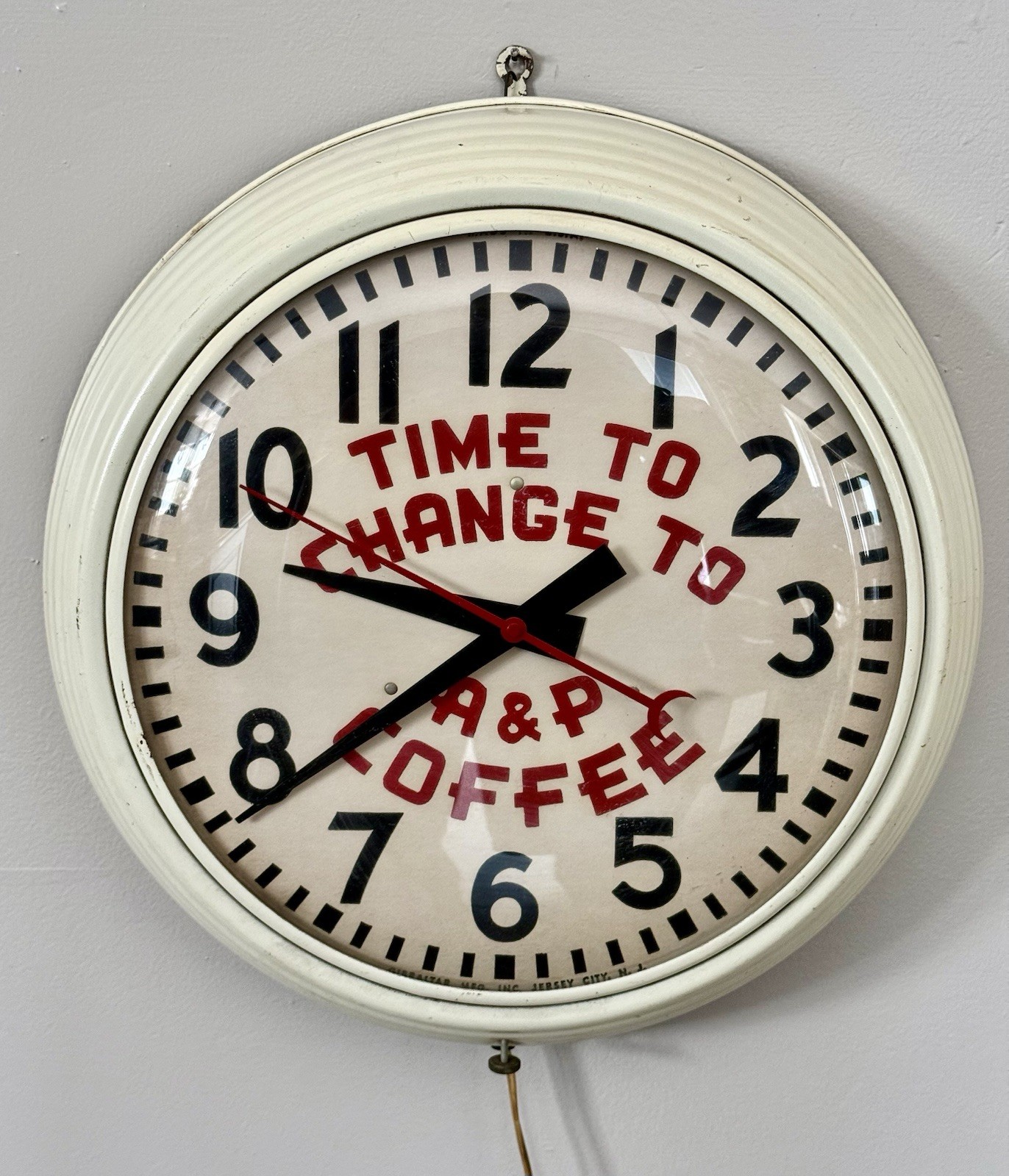 Vintage 1962 Time To Change To A&P Coffee Clock 15” Diameter Model 1 Works Well
