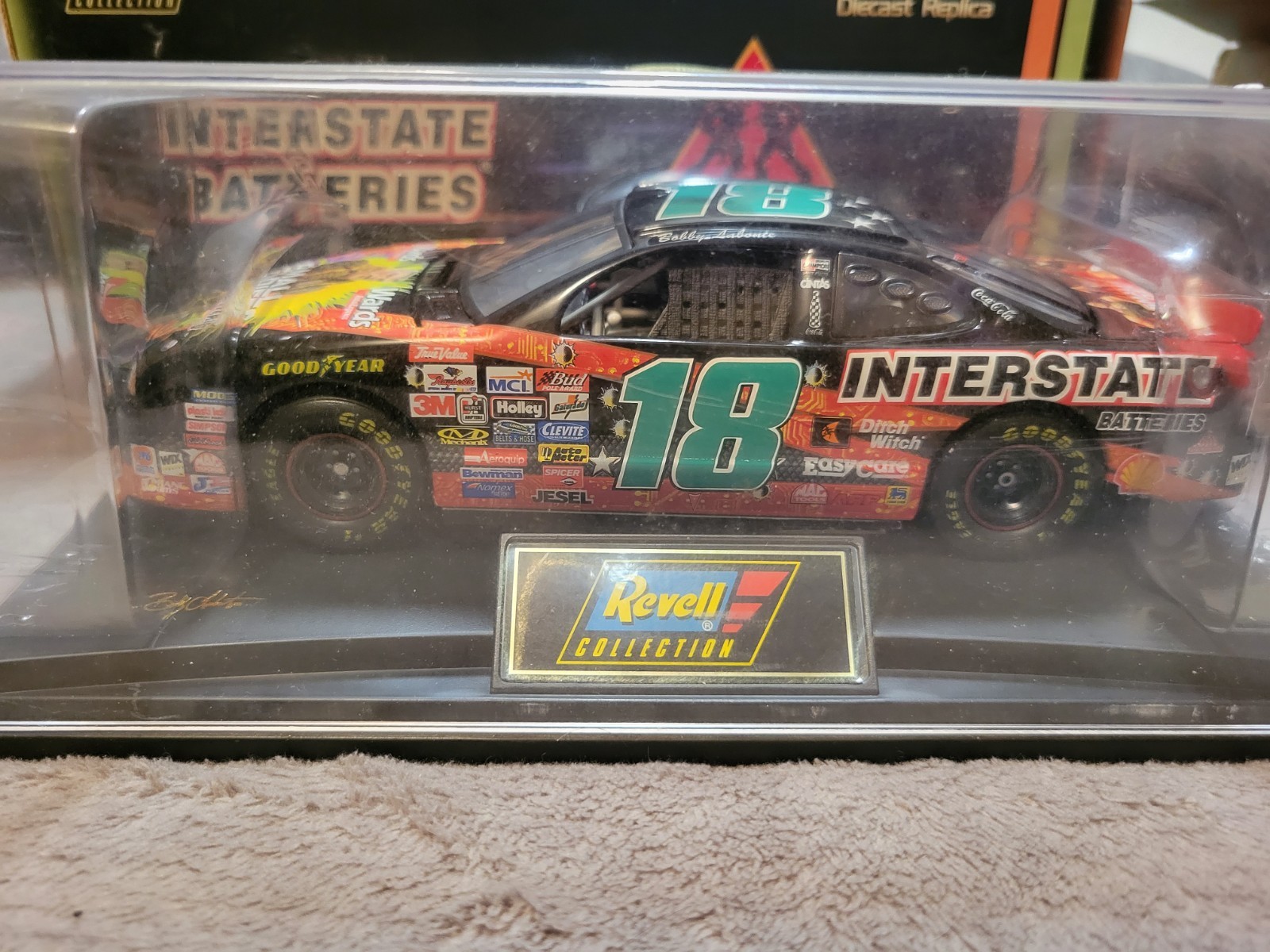 1:24 1998 REVELL #18 INTERSTATE BATTERIES SMALL SOLDIERS BOBBY LABONTE MIB