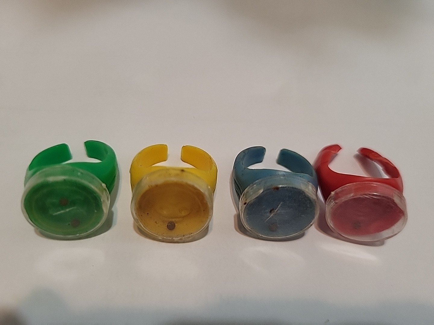(6) 1950s QUAKER & KELLOGG PEP CEREAL PUZZLE TOY RINGS