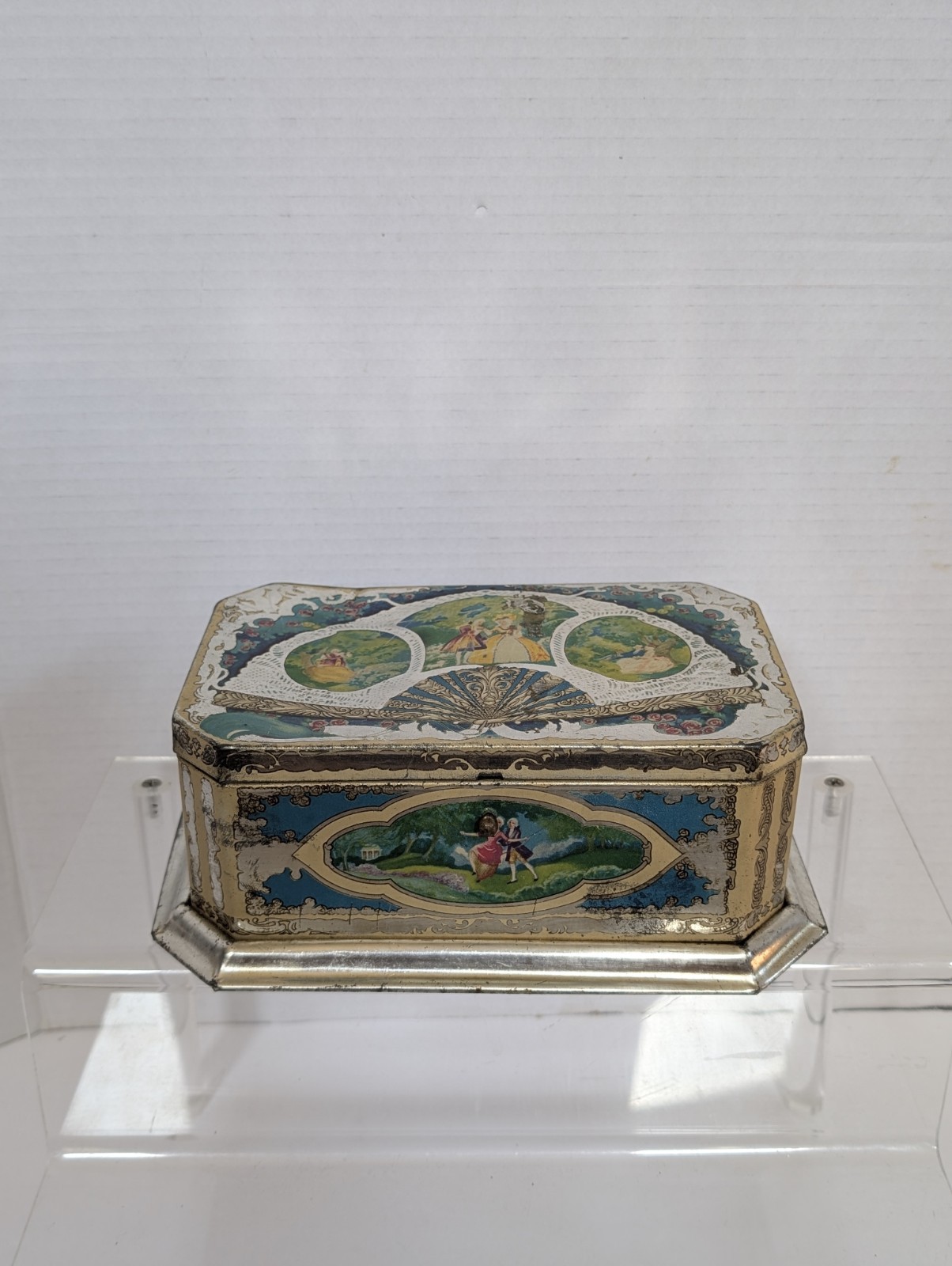 Antique Artstyle Art Deco Graphic Early 20th Century Chocolate Tin USA