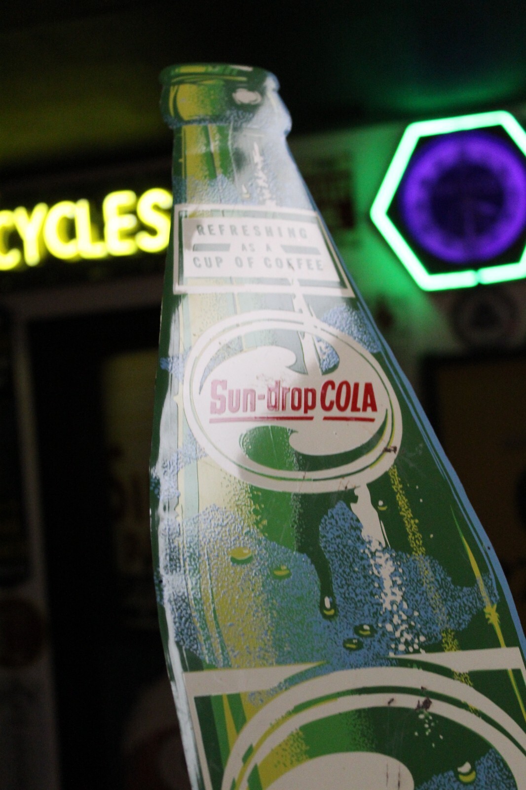 SCARCE 1950s GOLDEN GIRL SUN DROP COLA SODA BOTTLE PAINTED METAL SIGN 26″ TALL