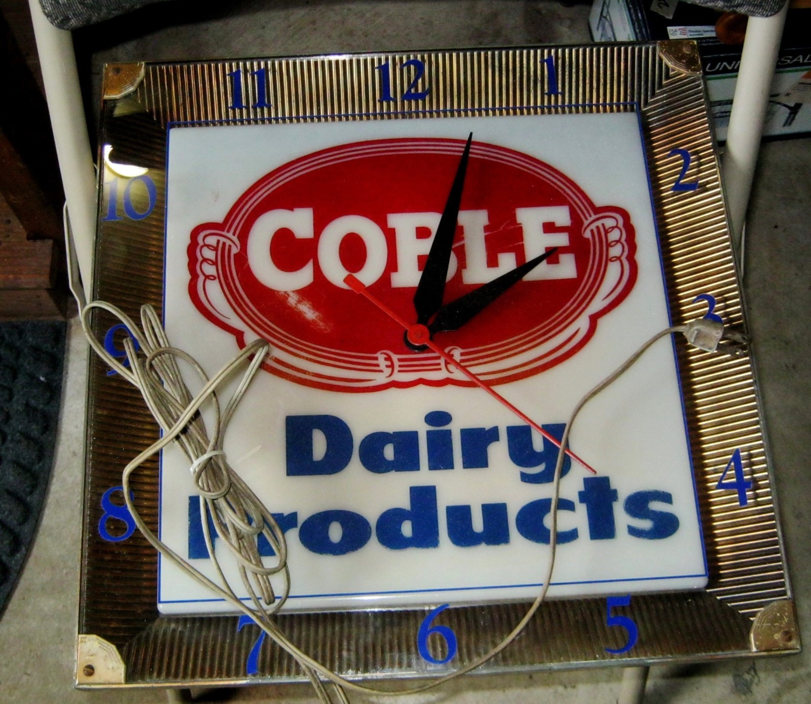 Vintage 1950’s COBLE DAIRY PRODUCTS Wall Clock—Working –Lexington, NC