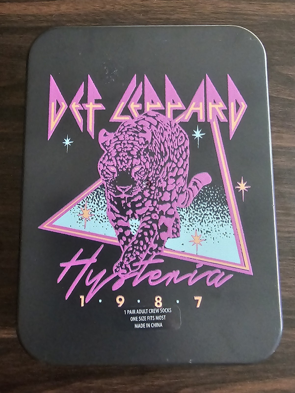 Def Leppard Adult Unisex Crew Socks Hysteria 1987 In Embossed Box NEW