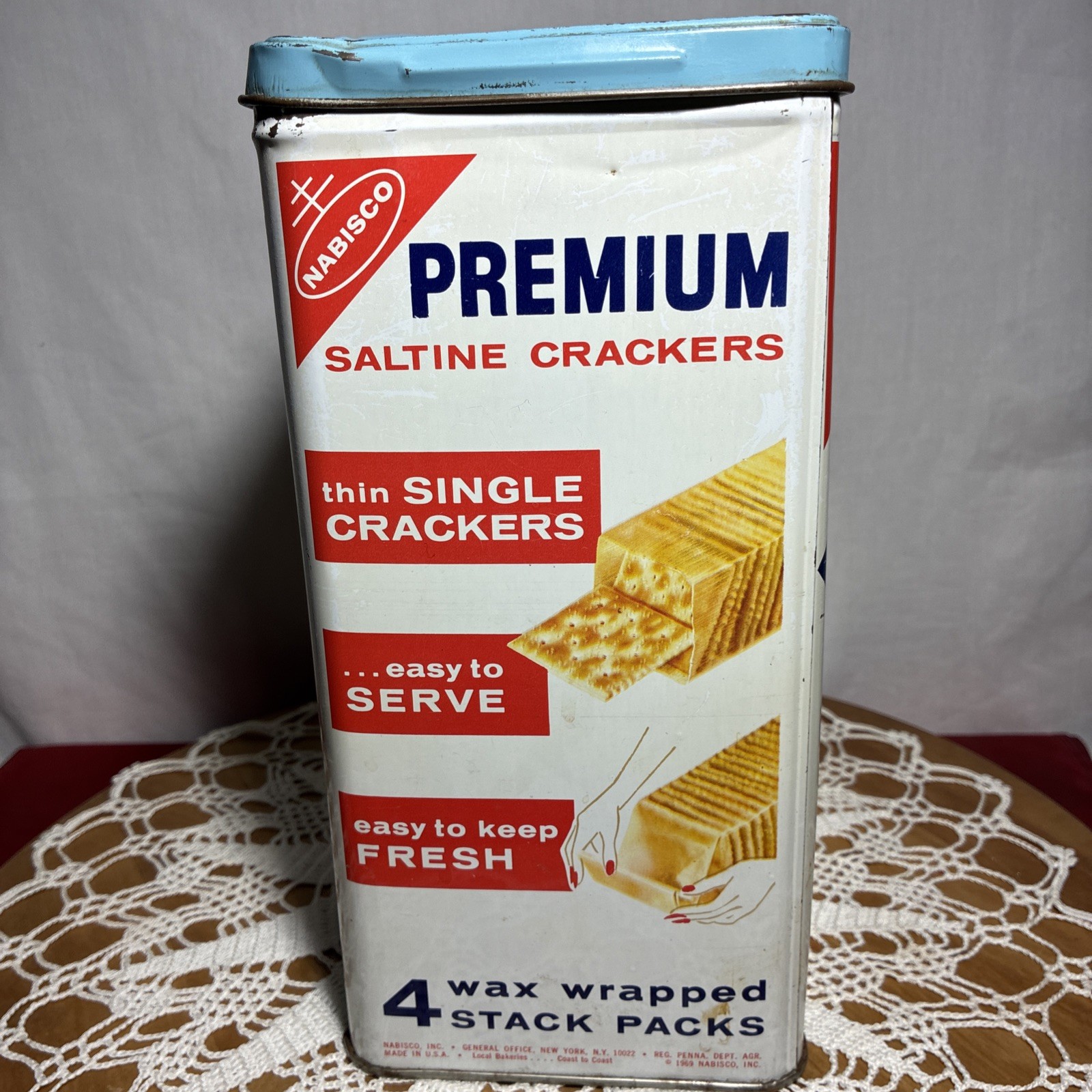 1969 Vintage Nabisco Premium Saltine Crackers Tin – 14oz Storage