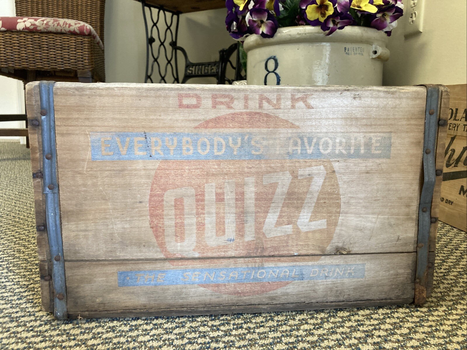 Vintage Wooden Soda Crate Drink Quizz Chicago Illinois? 8oz Bottle Box