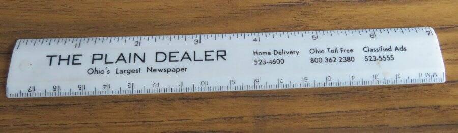 Vtg PLAIN DEALER Ohio Newspaper RULER Plastic Advertising Read News OH Media