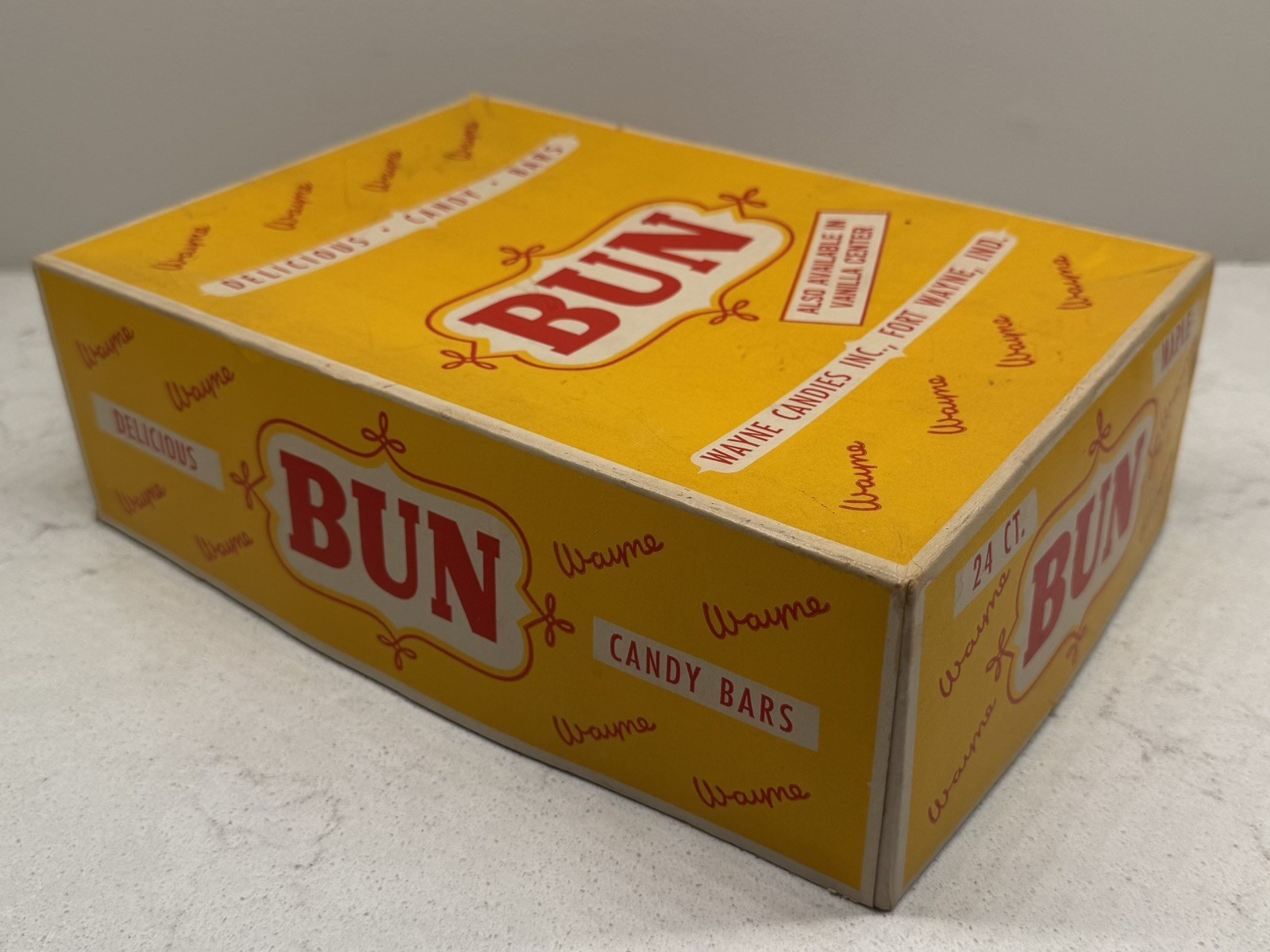Vintage Fort Wayne Candies Indiana IN – empty BUN candy box – STURDY & CLEAN