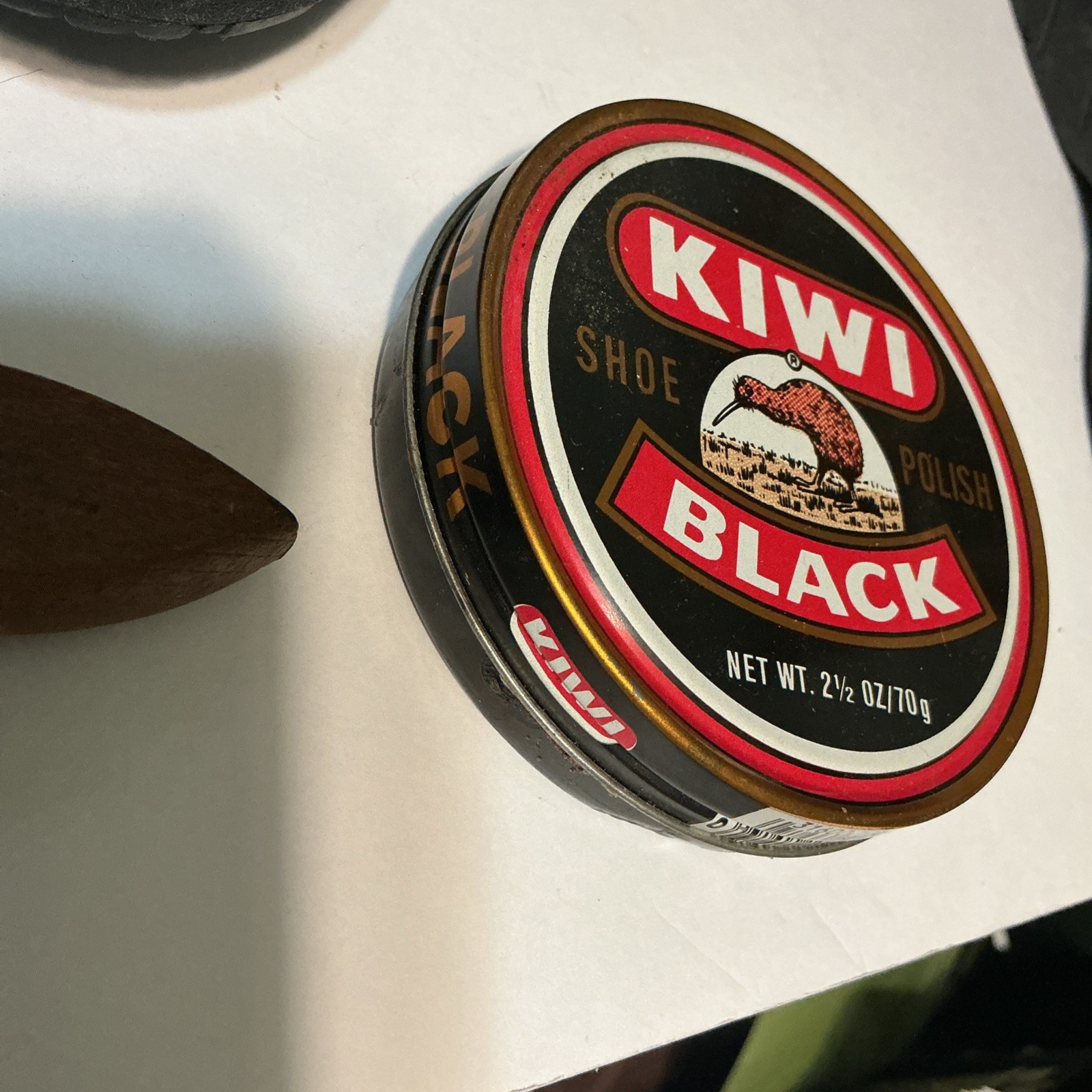 15 VINTAGE OR DISCONTINUED TINS – WIDE RANGE OF PRODUCTS AND AGE