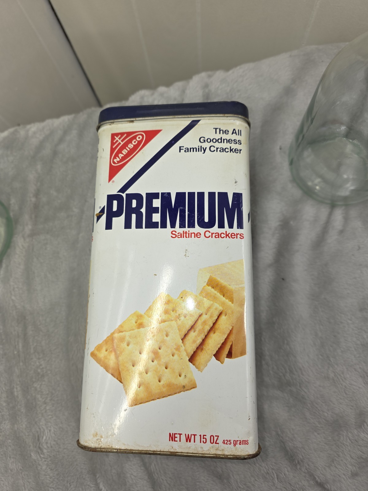 Nabisco Saltine Cracker Tin – 1978 With 2 Paul Masson Milk Glass Bolltes