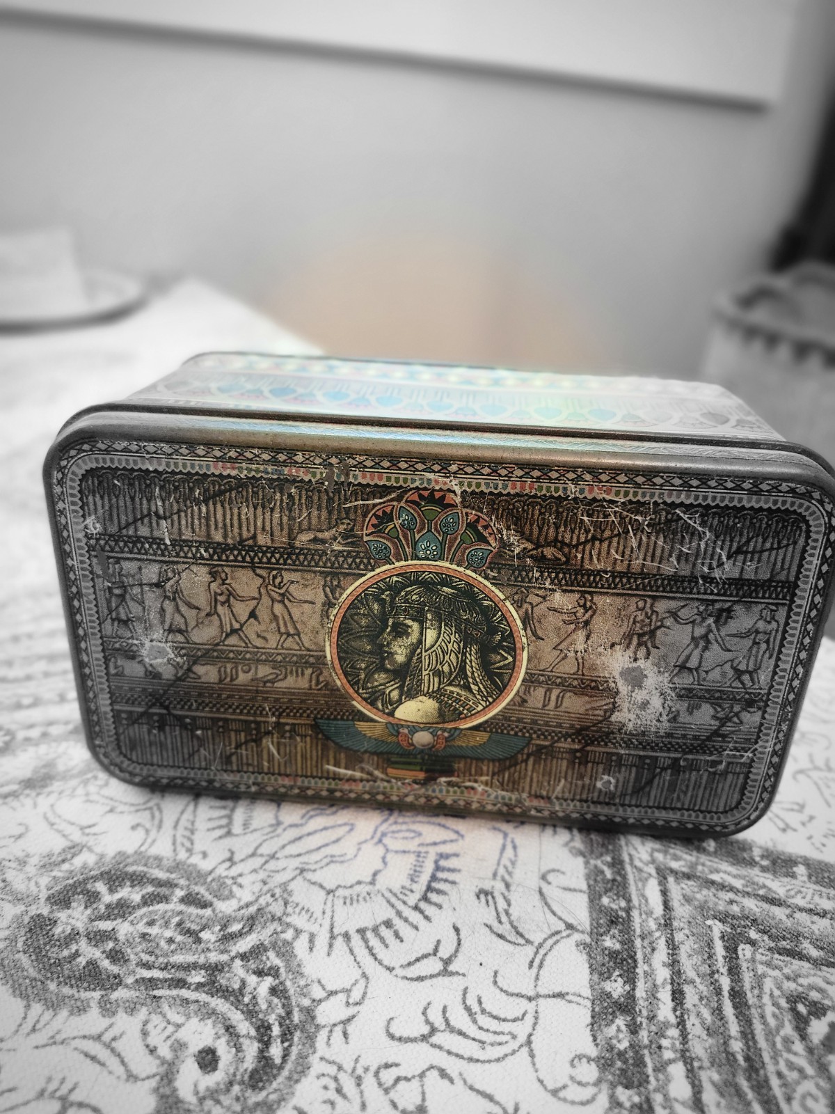 Vintage Tin ART DECO EGYPTIAN REVIVAL SUNSHINE FRUIT CAKE CONTAINER