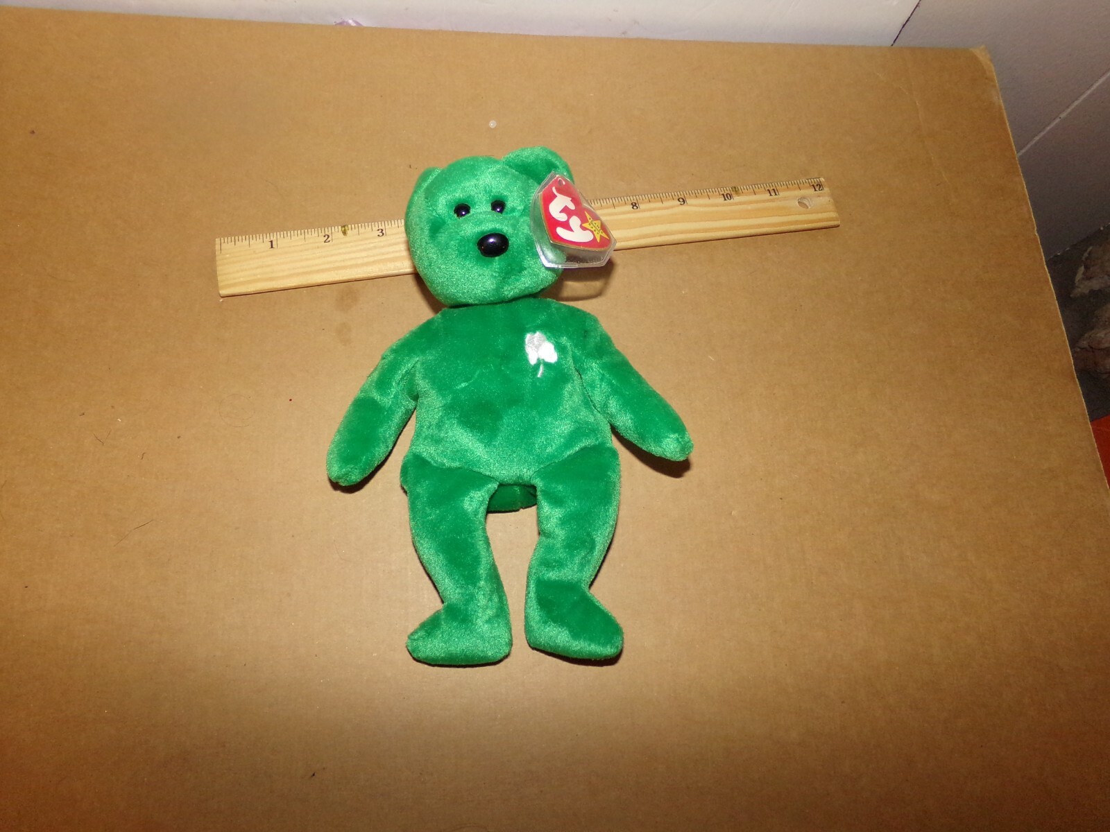 Ty Beanie Babies “Erin” 1997 9″ Green W/ White Shamrock Bear