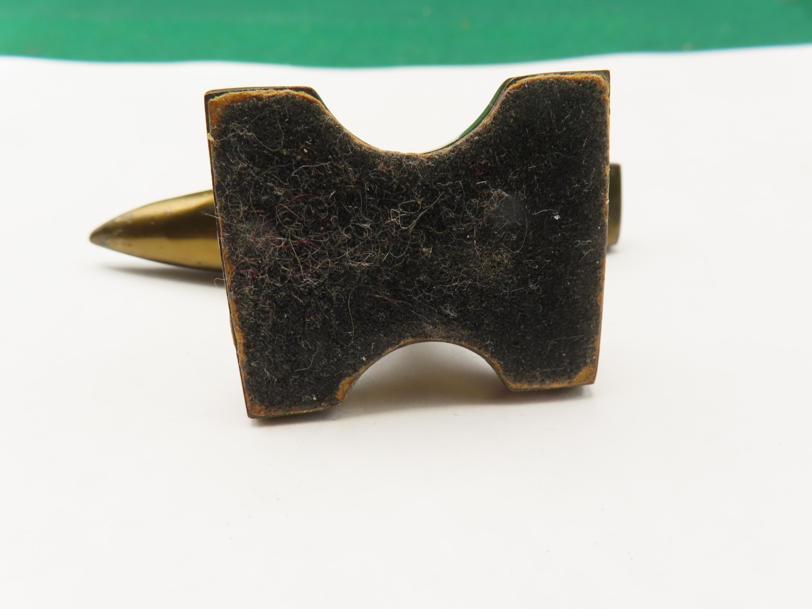 VINTAGE MUELLER BRASS CO. BRASS ADVERTISING MINIATURE ANVIL 3-1/8″ X 1-3/8″