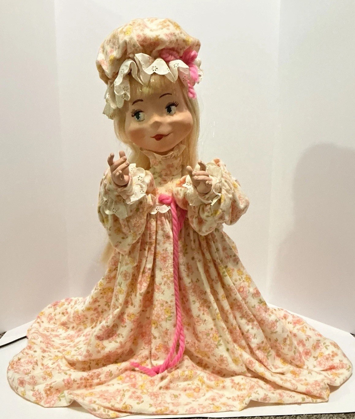 VINTAGE MECHANICAL ANIMATRONIC STORE DISPLAY DOLL HAND PAINTED FACE ADORABLE 28”