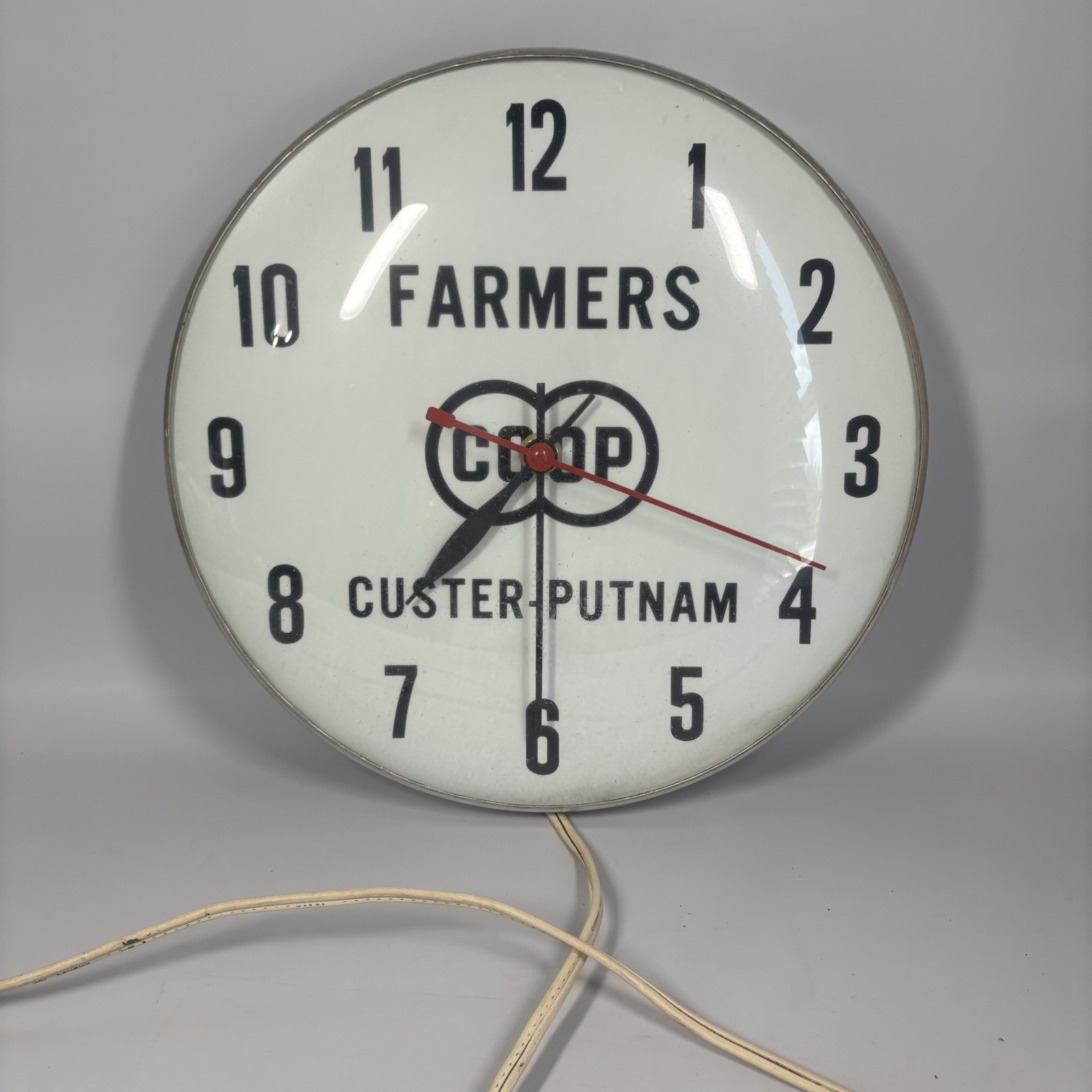 1950s Farmers Co-Op Custer Putnam Clock Convex Bubble Glass Vintage Corded