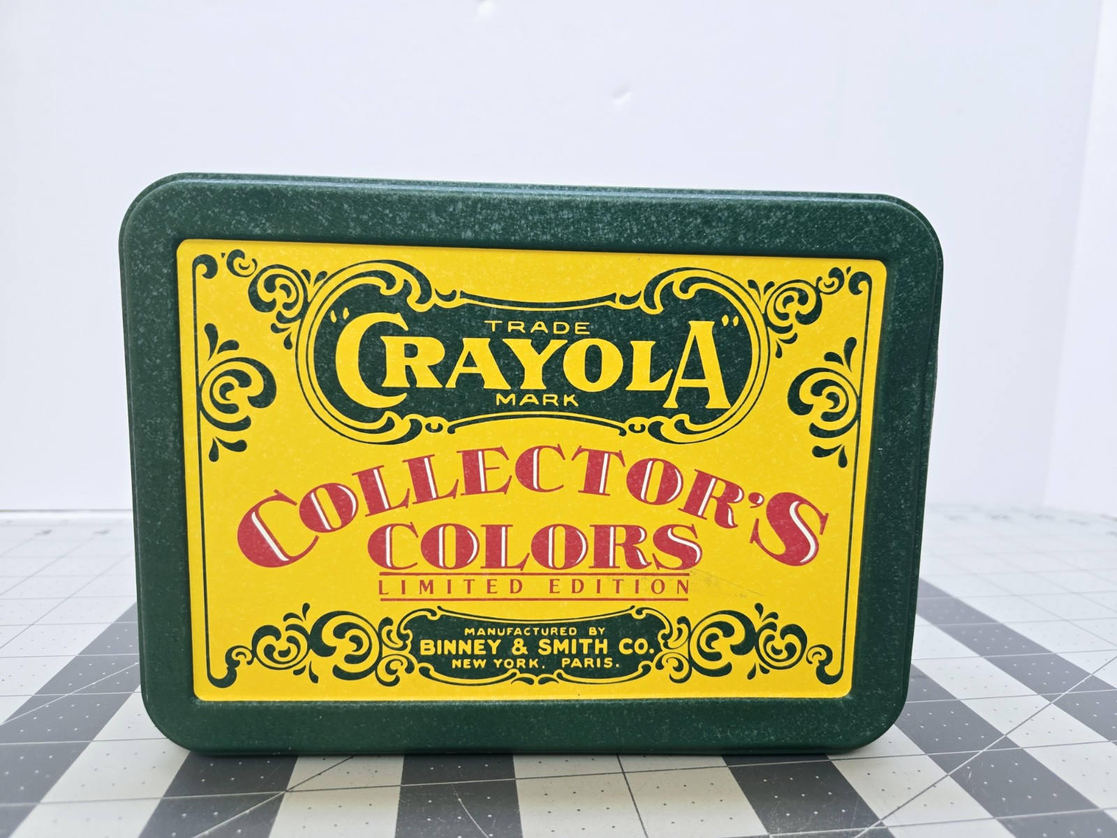 Vintage 1991 Crayola Collector’s Limited Edition Tin 64 Count & Retired Colors