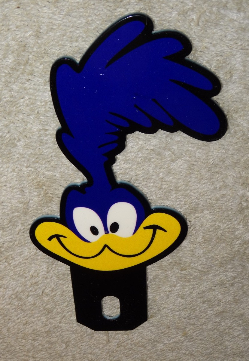 VINTAGE ROADRUNNER LOONEY TUNES 5″ METAL GASOLINE OIL LICENSE PLATE TOPPER SIGN!