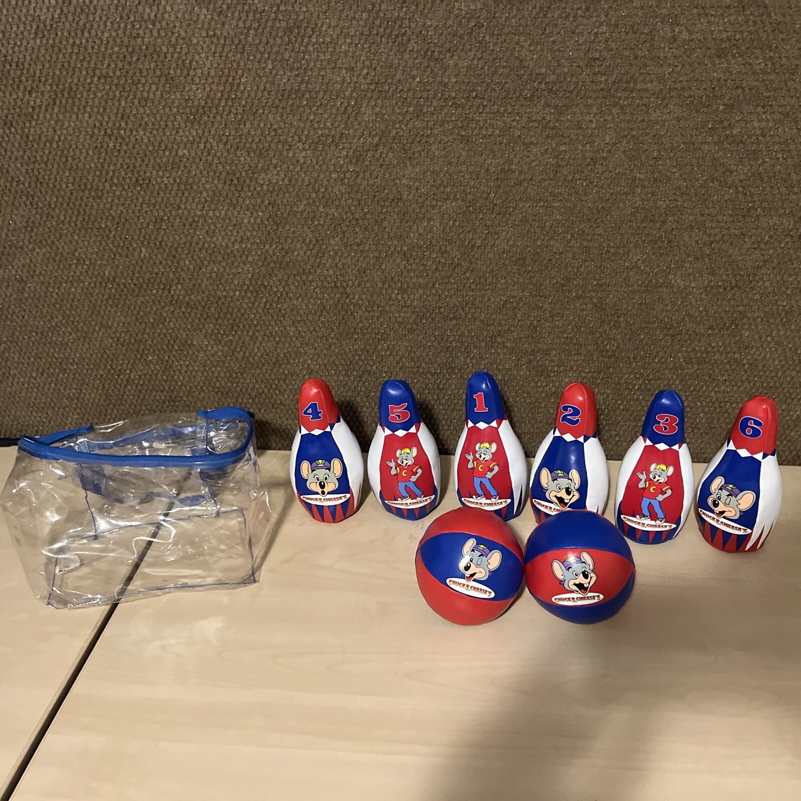 2003 CEC Entertainment Chuck E. Cheese Set of Five Numbered Plush Bowling Pins