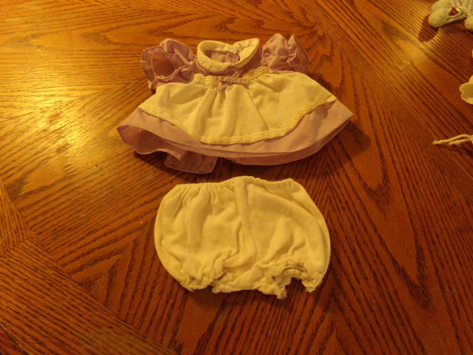 APPROX 14IN SIZE DOLLS DRESS 000