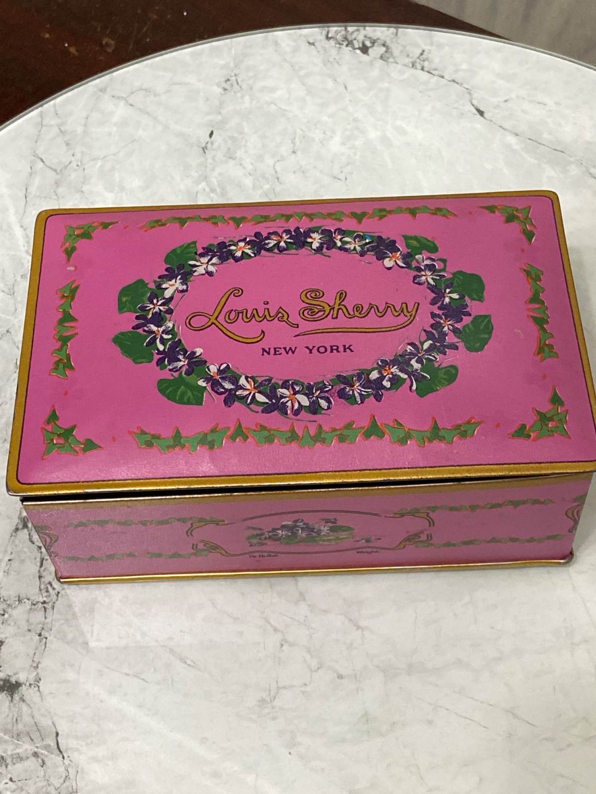 Eagle can co advertising candy tin, metal aluminum Louis Sherry, Pink candy tin