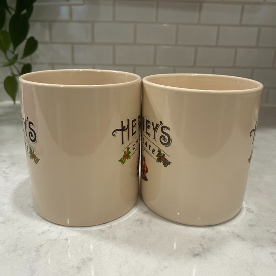 Hershey’s Set of 2 Chocolate Coffee Tea Vintage-Style Jumbo Mugs Christmas Theme