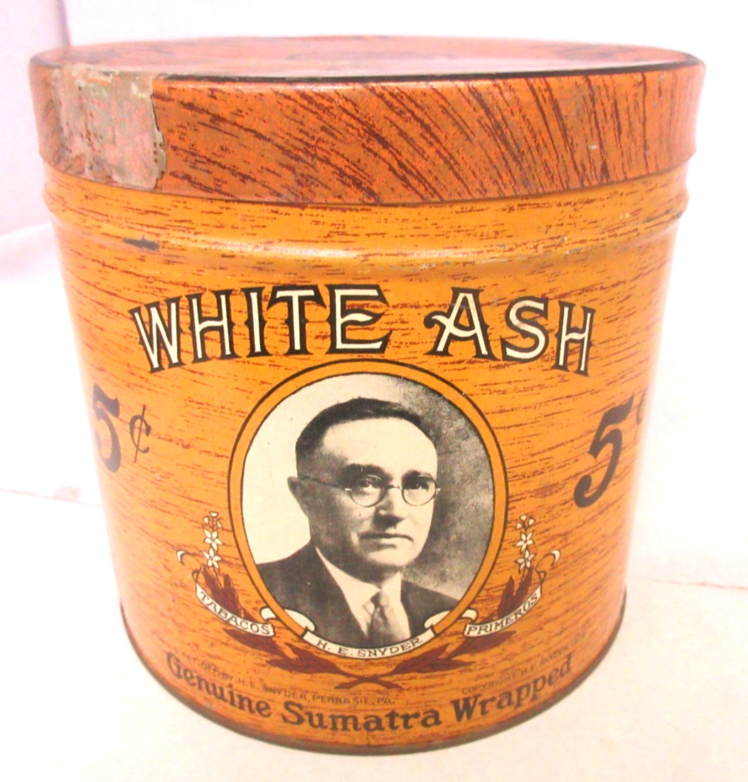 VINTAGE ADVERTISING EMPTY WHITE ASH CIGAR ROUND TOBACCO TIN 615