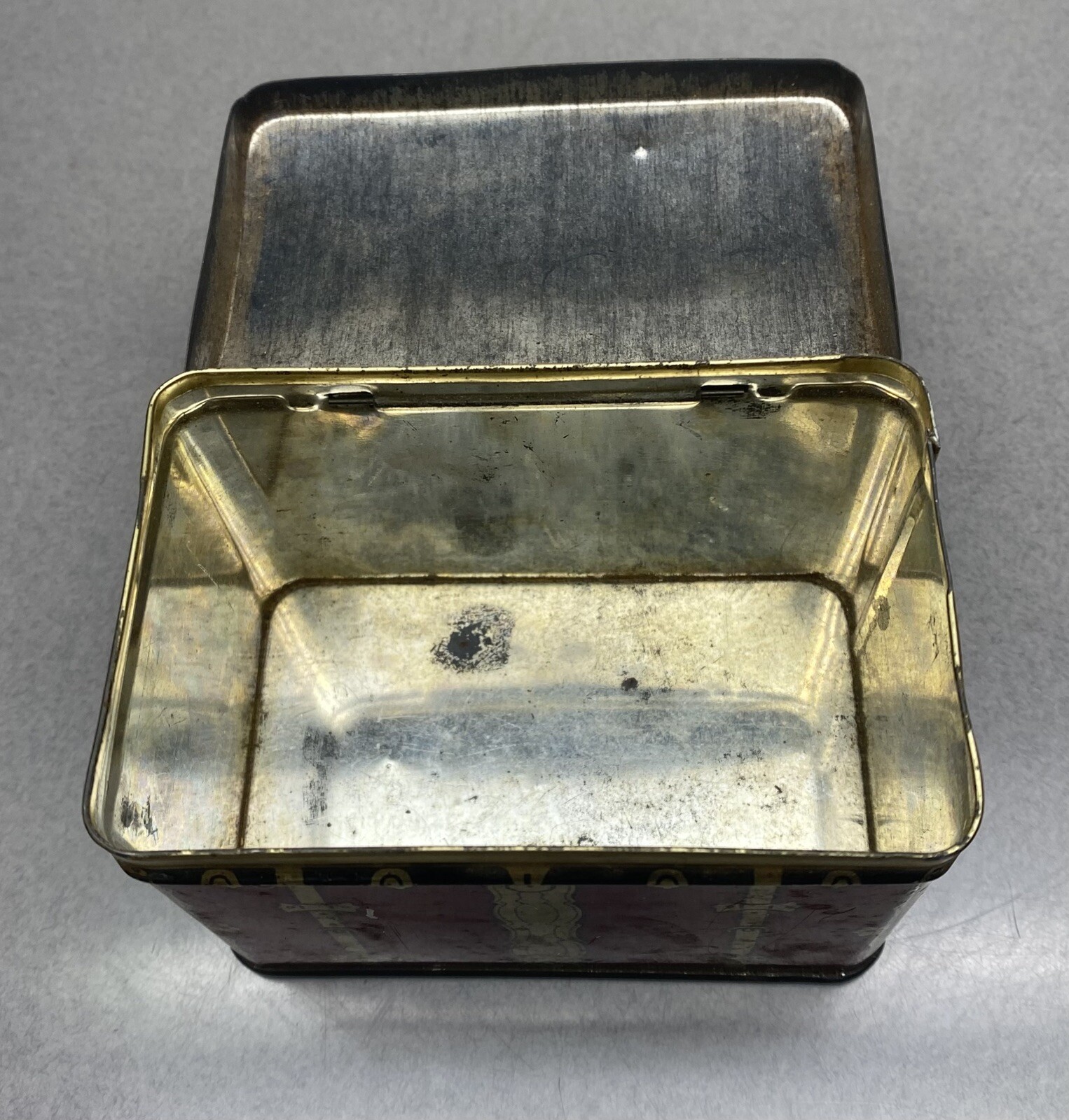 Vintage Swee-Touch-Nee Tea Empty Tin The Consolidated Tea Co Aristocrat Red
