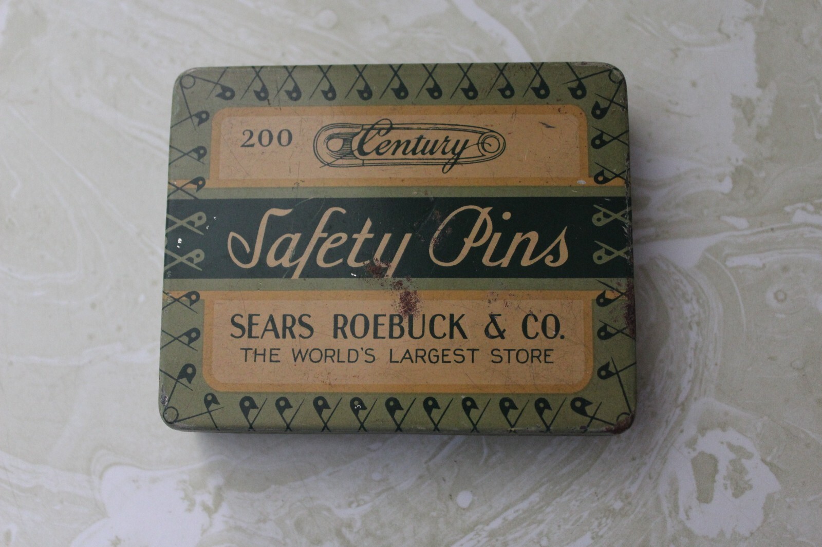 AS FOUND, VINTAGE TIN FROM CENTURY BRAND SAFETY PINS SEARS ROEBUCK & CO.
