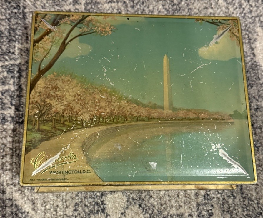 Antique 1920’s Washington Monument In D.C Metal Box Cinderella Biscuits Tin