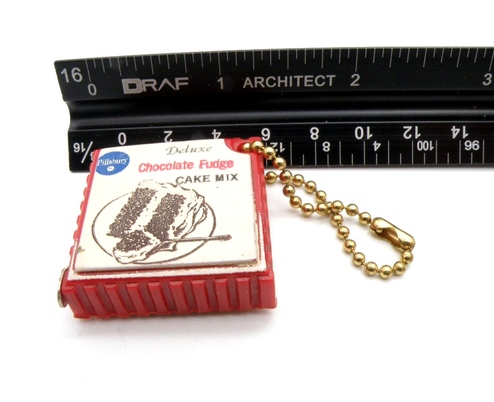 Vtg Pillsbury Deluxe Chocolate Fudge Cake Mix Advertising Key Chain Measure Tape