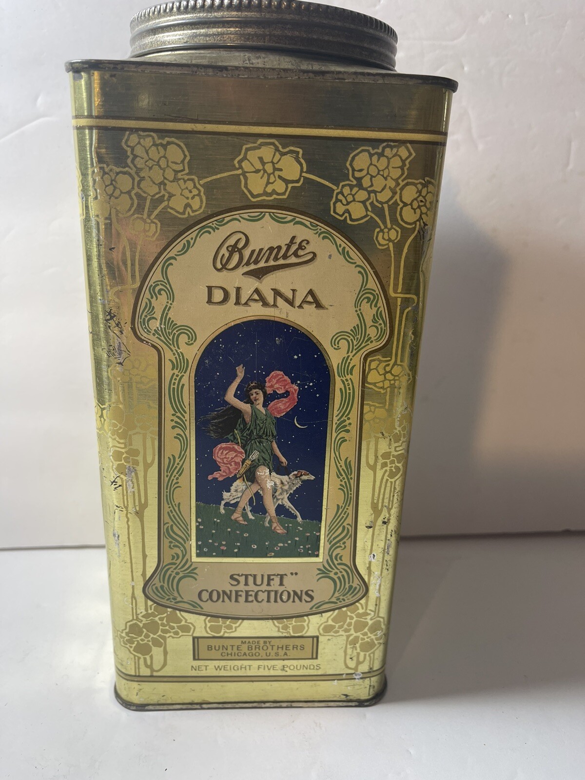 Early 1920’s Bunte DIANA STUFT CONFECTIONS Tin w/Orig Lid Chicago U.S.A Girl/Dog