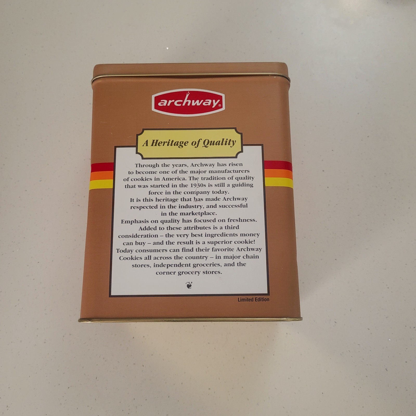 Archway Gingersnaps Cookie Tin 1 lb Limited Edition Brown Tan Metal Vintage 8″