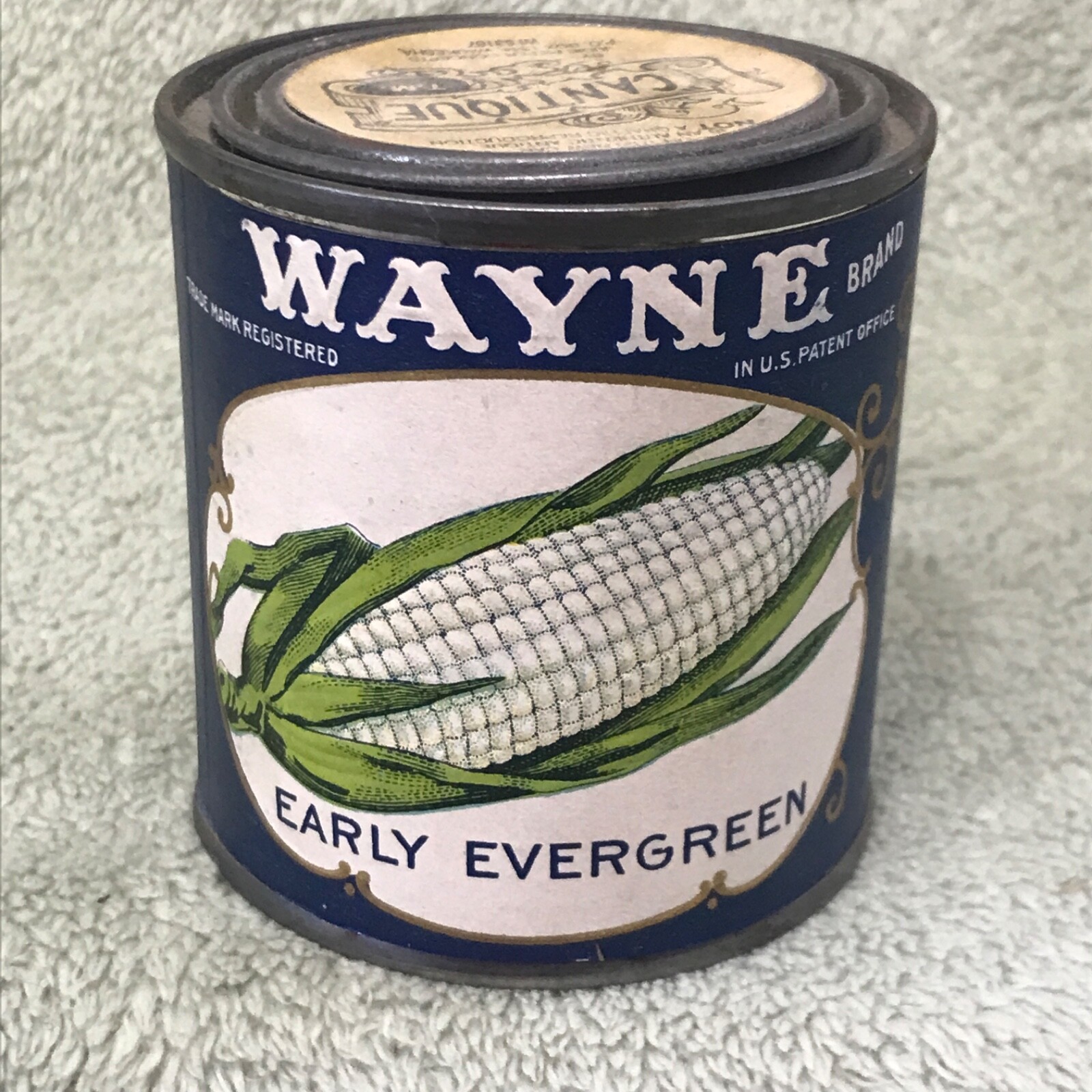 Wayne Brand Collectable Tin Can Corn 2¾” x 3″ – 11oz. Authentic Antique Label