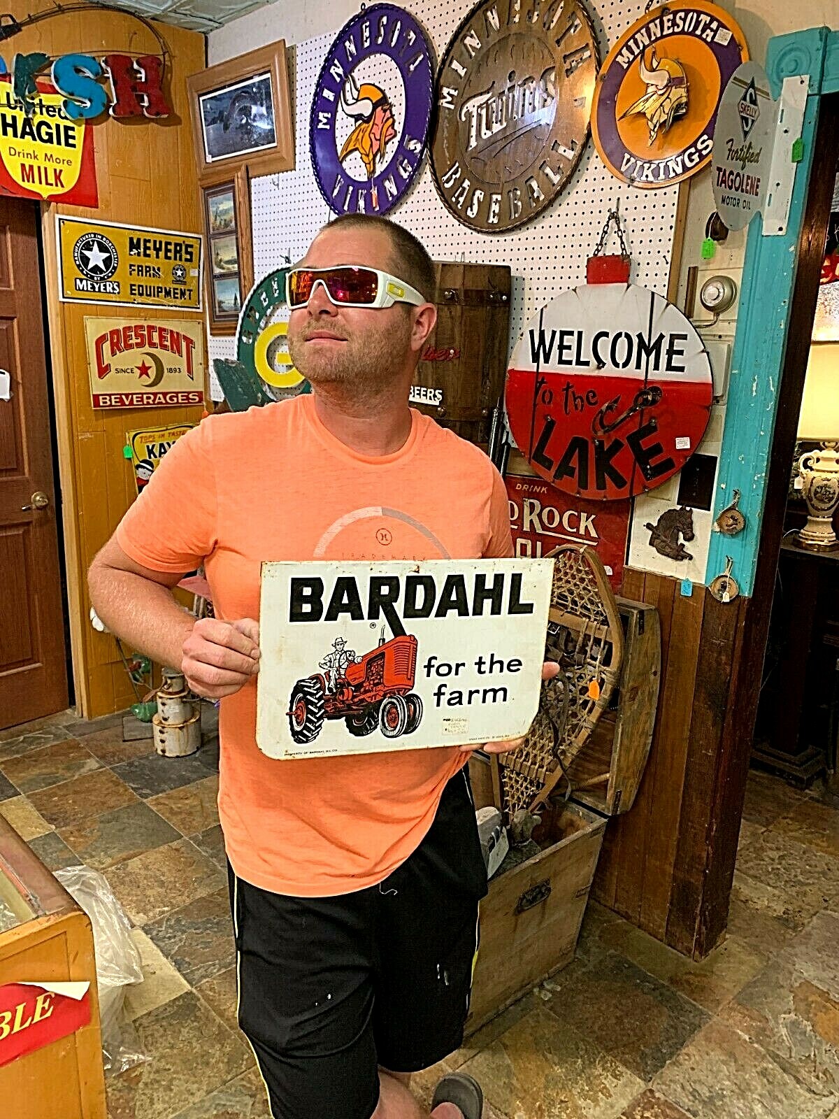 Vintage Metal Bardahl Farm Tractor Motor Oil Display Rack Sign W/ IH Equipment