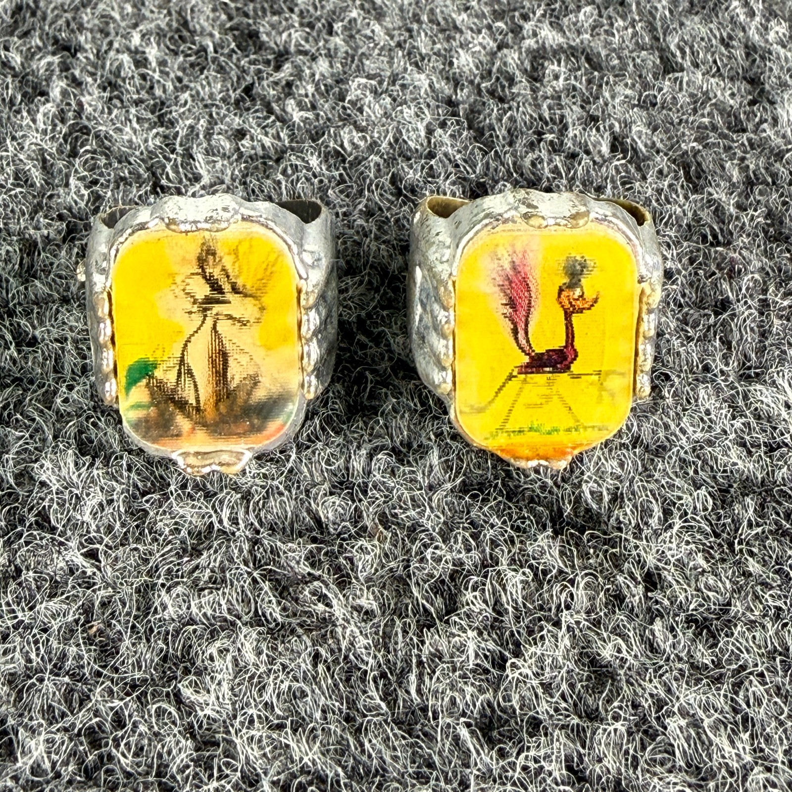 Vintage 1970s Looney Tunes Flicker Flasher Rings Road Runner and Wile E Coyote