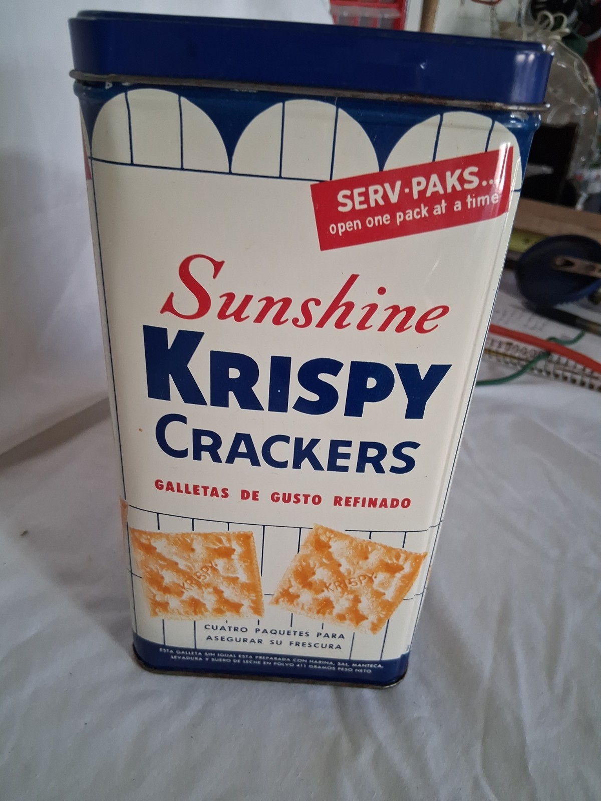 Sunshine Krispy Saltines Cracker Tin 14.5 Oz
