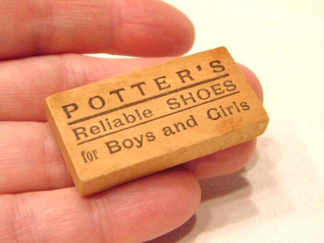 Antique POTTER’S RELIABLE SHOES TRADE CARD Wood Game Domino, Cincinnati, Ohio