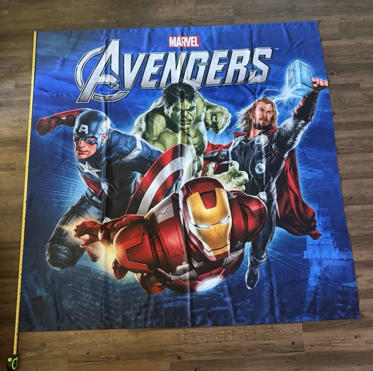 Marvel’s The Avengers 2012 Movie Toys R Us Display Cloth Banner 72×70 Thor Hulk
