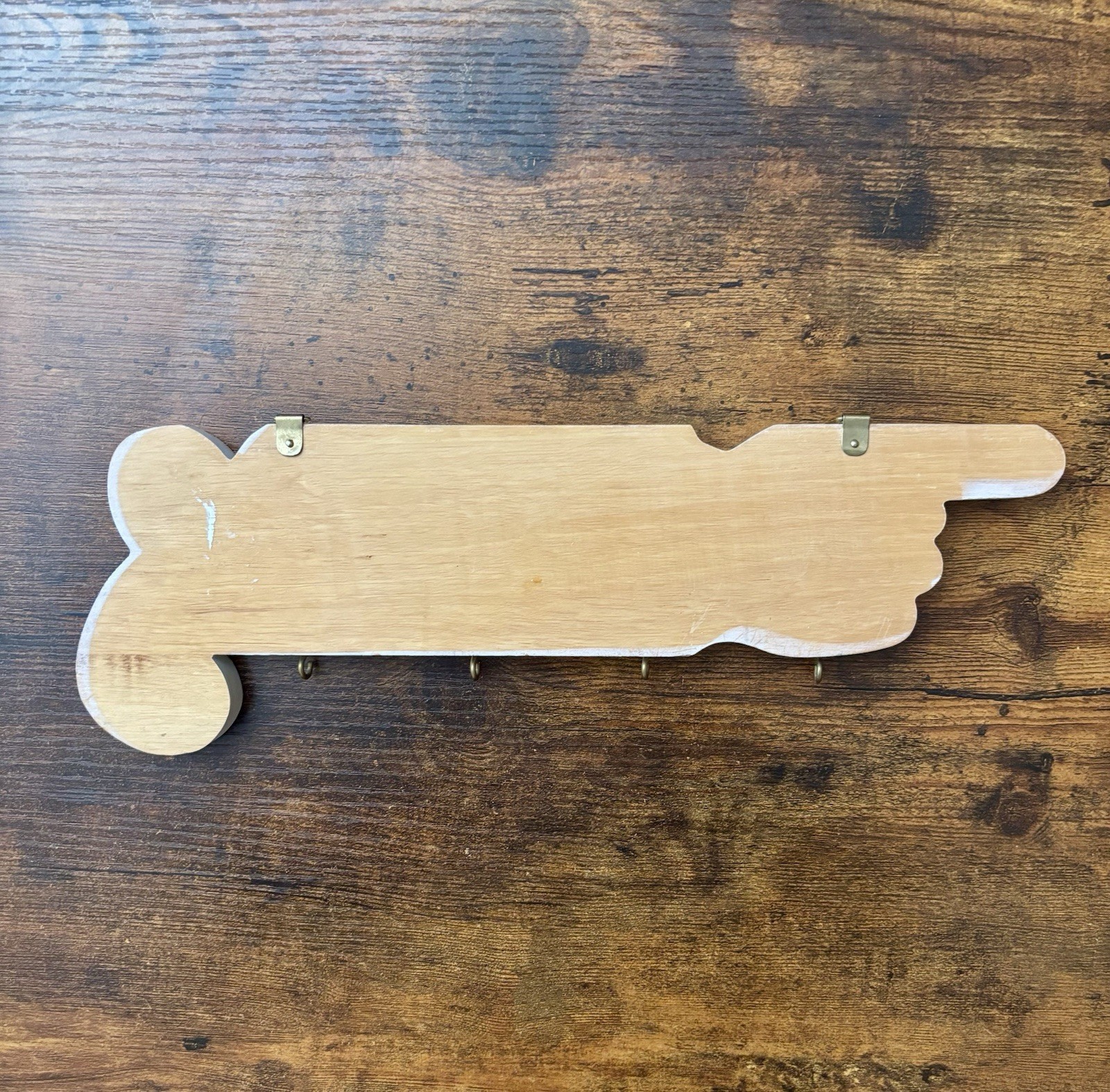 Classic Hand Pointing Bar Sign Key Holder with Hooks Vintage Style 13”