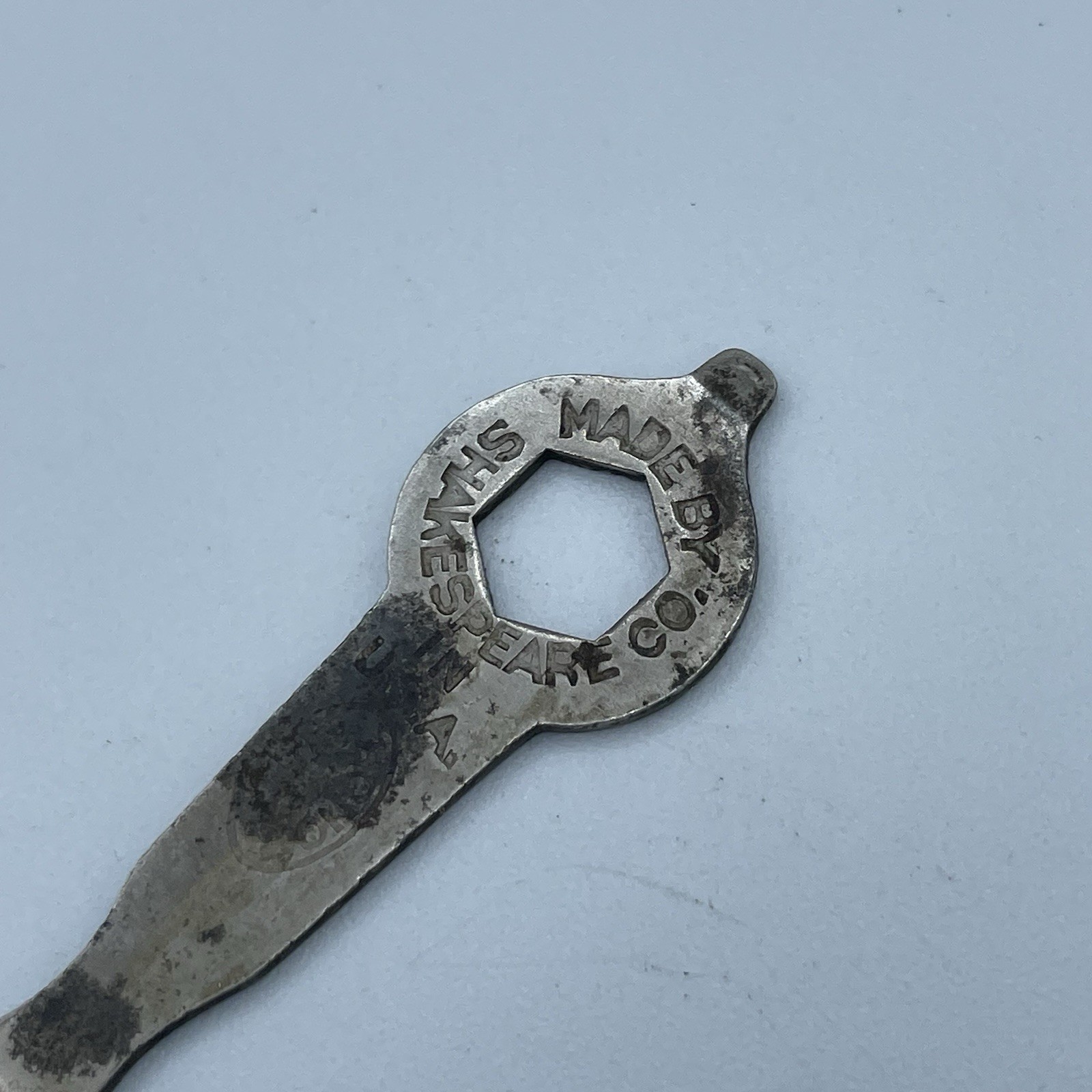 Vintage Shakespeare Co Advertising Metal Fishing Reel Tool Wrench Screw Driver