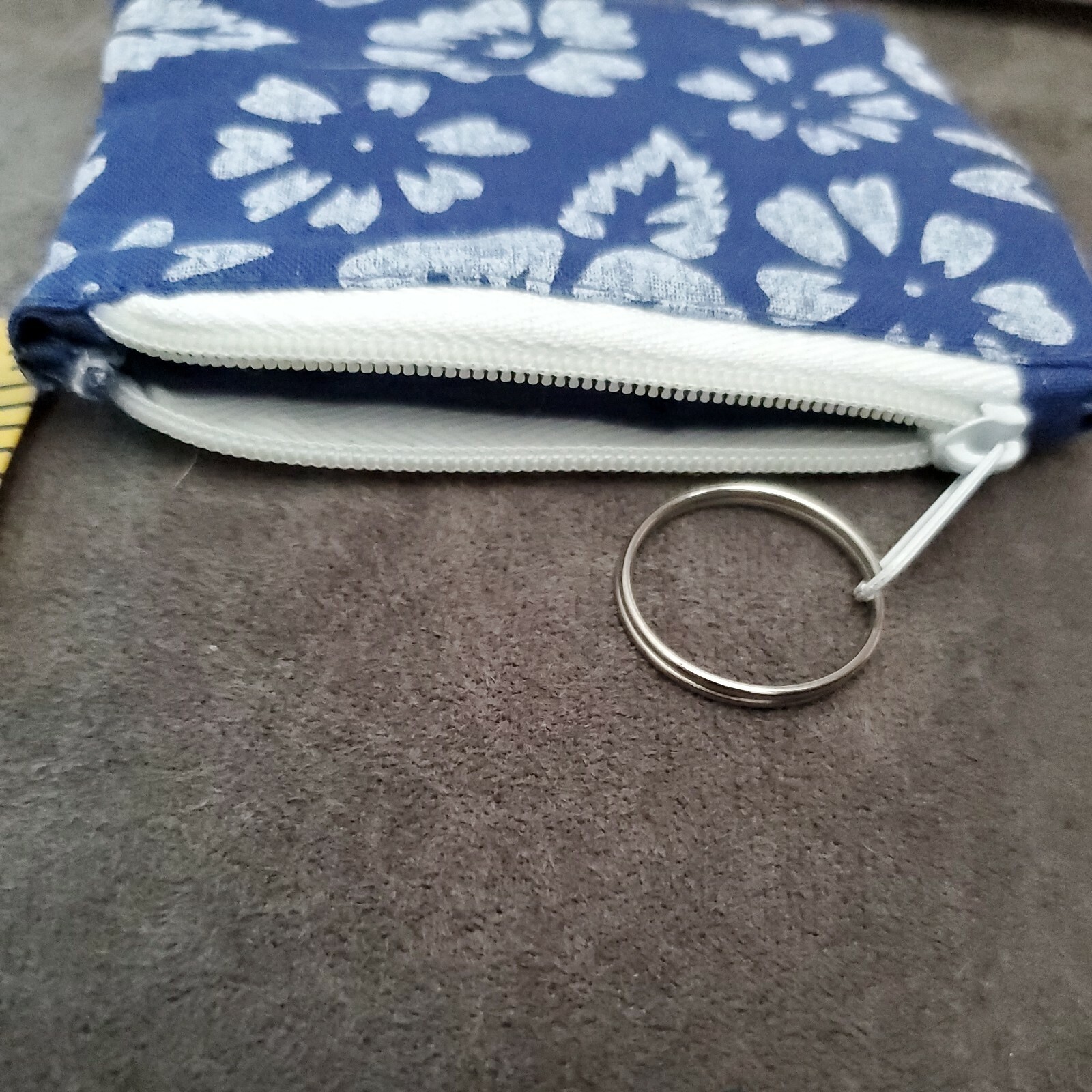 Hibiscus Coin Purse Keychain, Apparel Accessories, Blue & white
