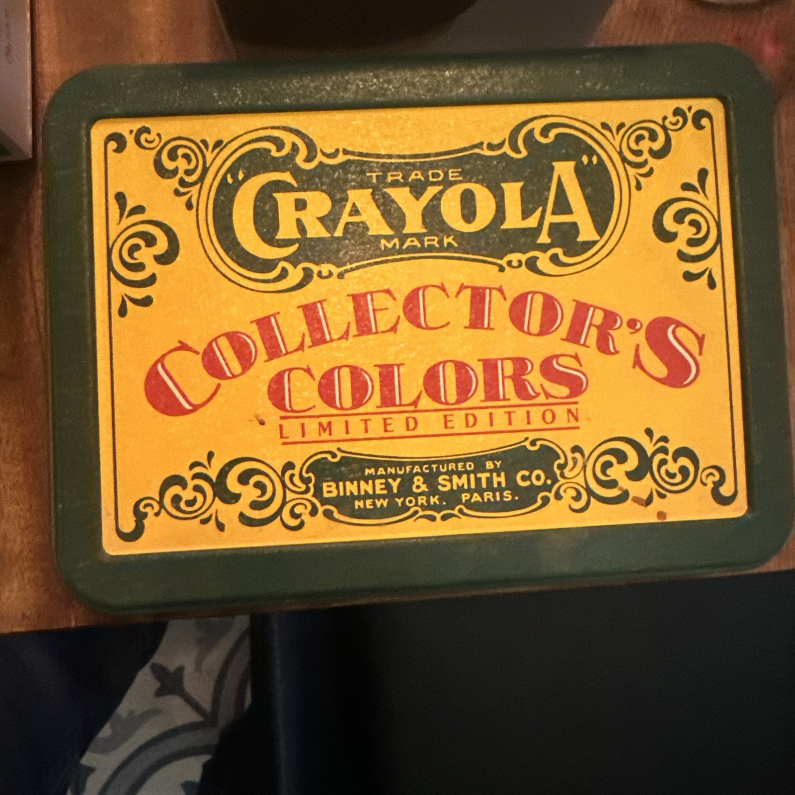 New 1991 Crayola Collector’s 72 Colors, Limited Edition Tin 8 Retired Stickers