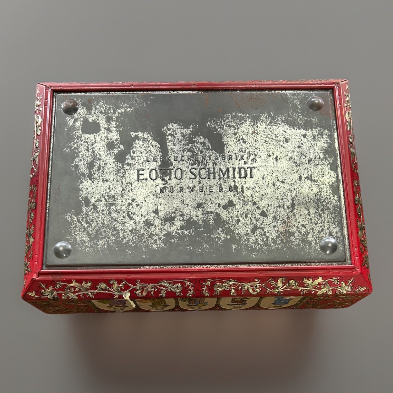 E Otto Schmidt Lebkuchenfabrik Nürnberg Cookie Tin Large 17.25” x 11.5” x 6.75”