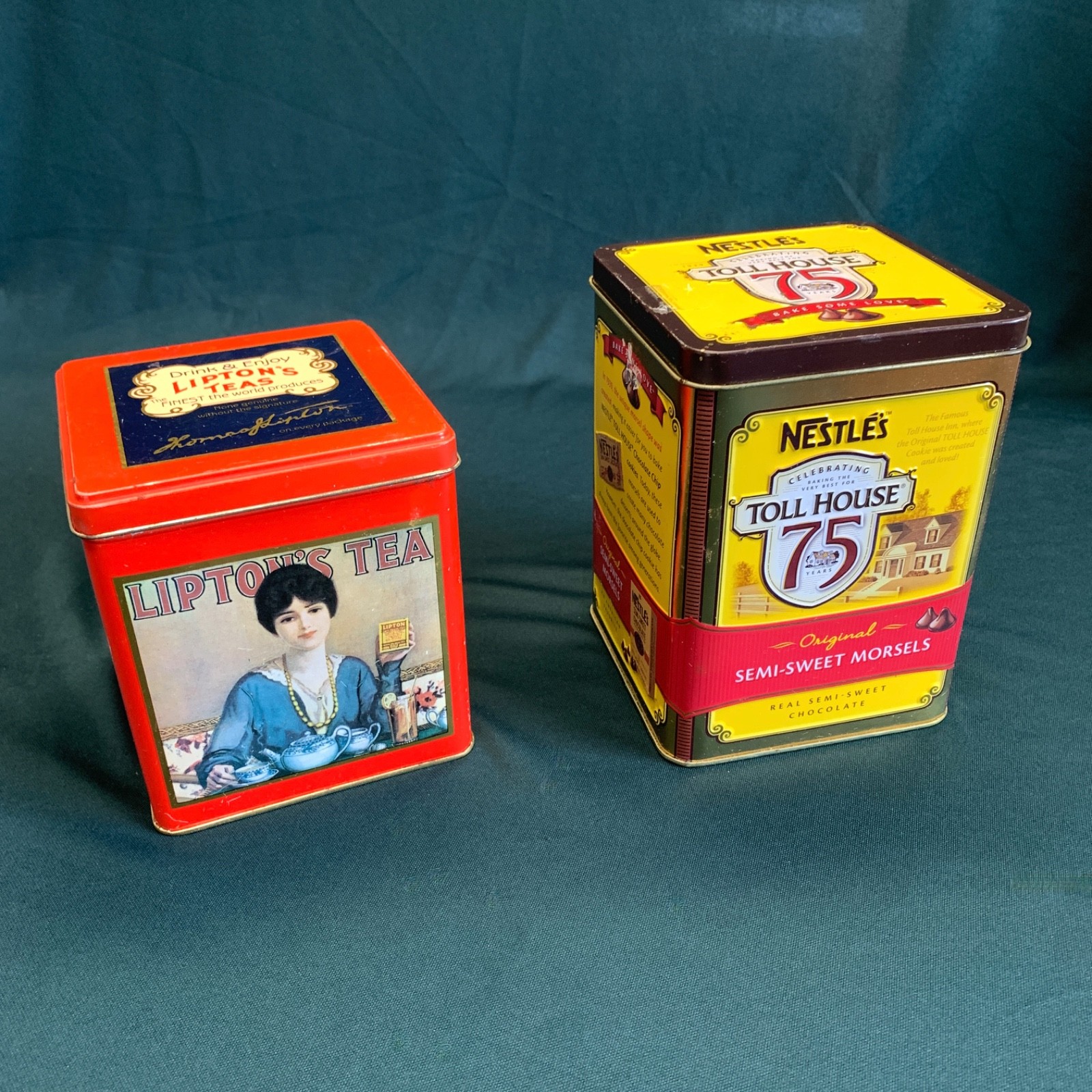 MIXED LOT 2 ADVERTISING TINS LIPTON’S TEA & 75TH ANNIVERSARY TOLL HOUSE COOKIES