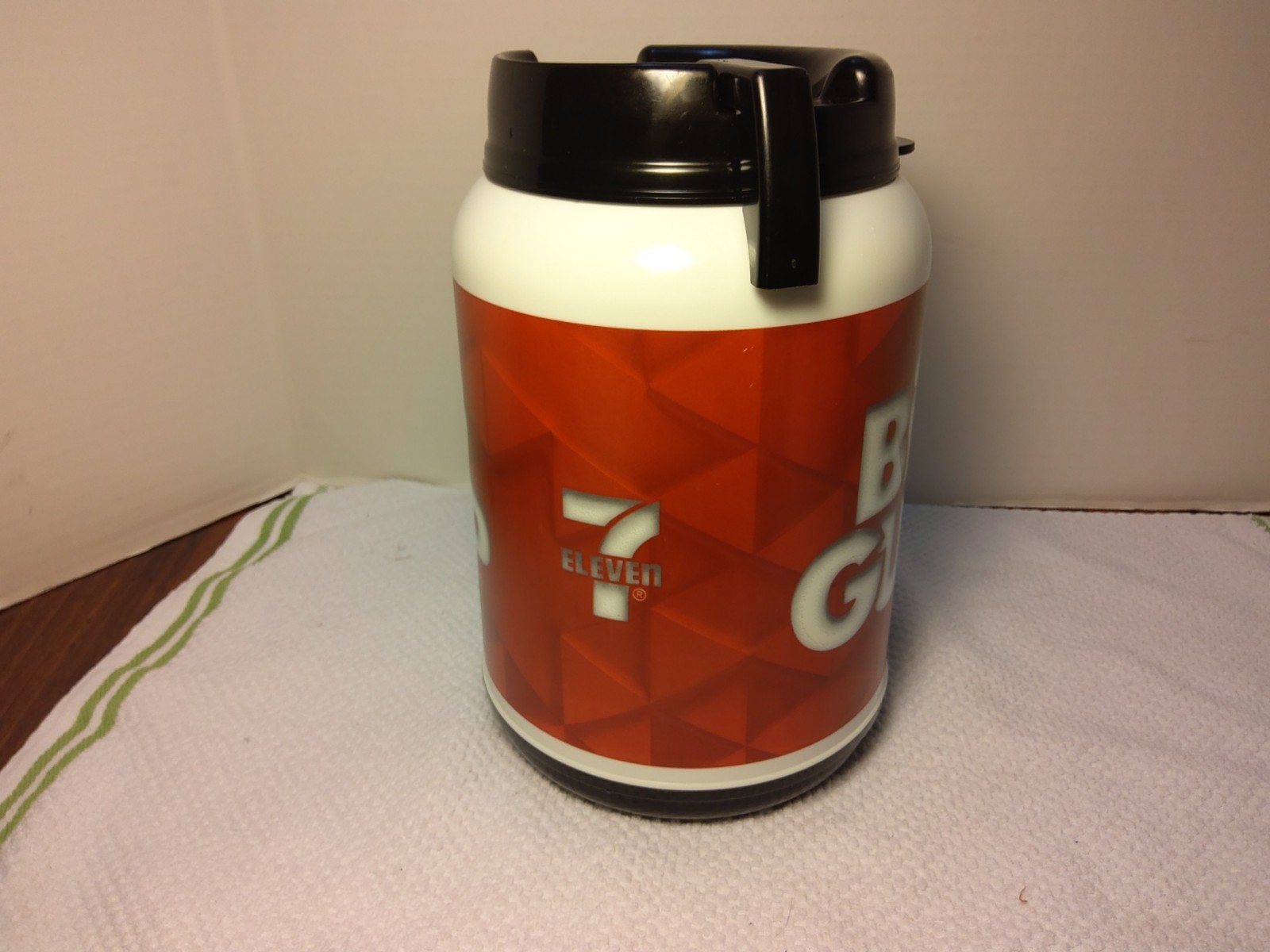7-Eleven 7-11 Big Gulp Insulated 64oz Jug Travel Mug, Whitley Drinks Work, USA