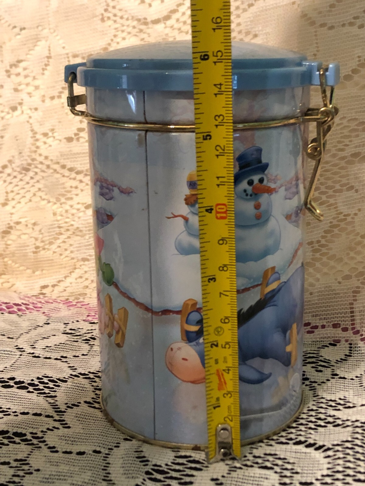 Disney Winnie the pooh tin round blue with locking lid z