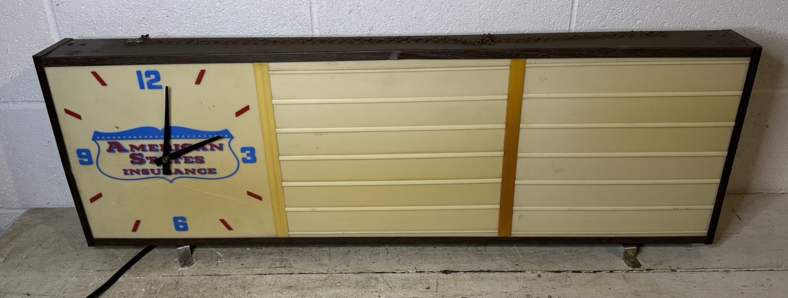 Vintage American States Insurance Lighted Clock Sign Advertising Letter Board