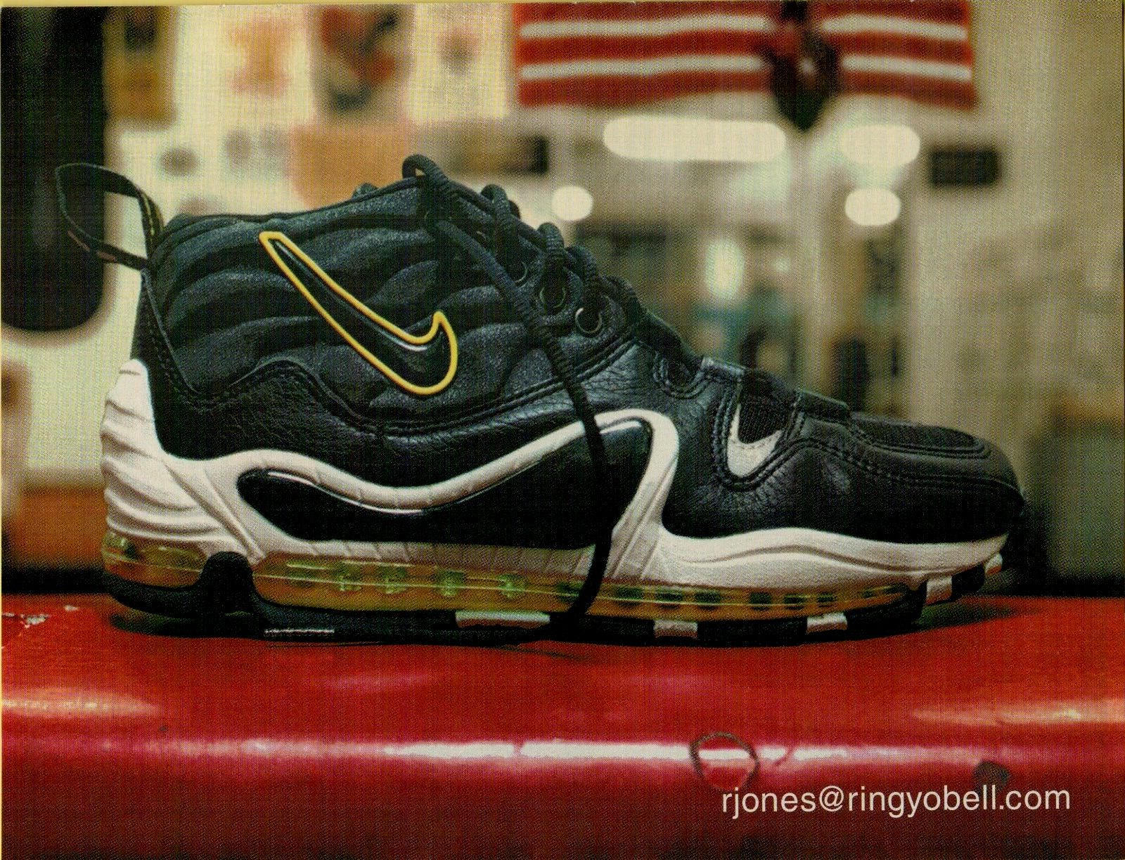 1997 Nike Black Basketball Sneaker Ring Yo Bell R Jones Photo VINTAGE PRINT AD