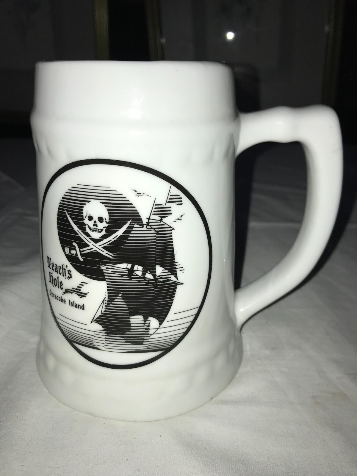 OCRACOKE ISLAND Jolly Roger TEACH’S HOLE Blackbeard PIRATE Skull 20oz Beer MUG