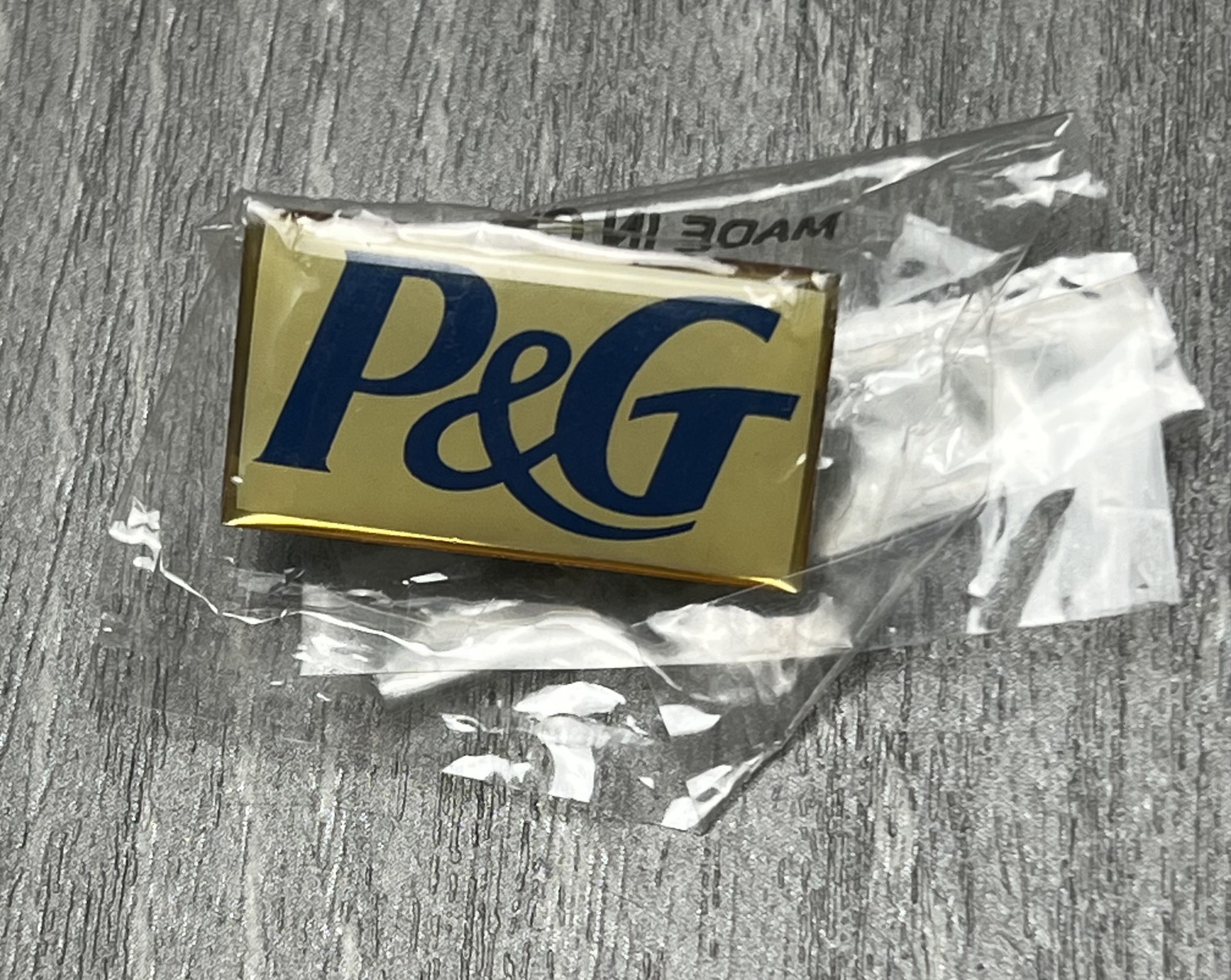 P&G Procter & Gamble Gold Tone Lapel Pin Badge New Sealed Advertising